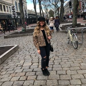 Meet your Posher, Alexandria